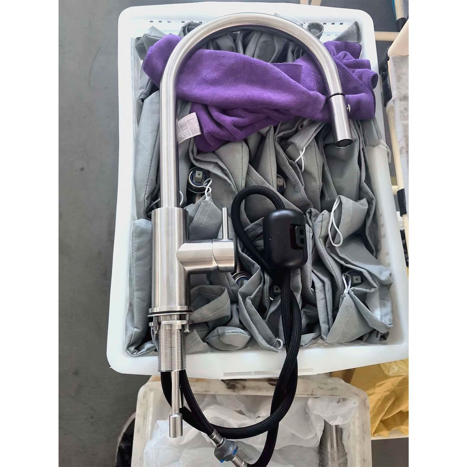 RUBINETTO-LAVELLO-LEVANTE-ESTRAIBILE-INOX - immagine 2